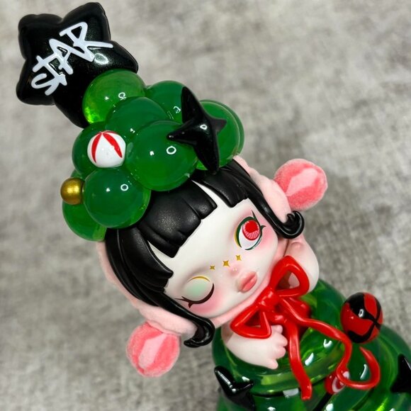 Skullpanda Getting Dressed Figure w/ Card Pop Mart Tell Me What You Want Series - Picture 8 of 8